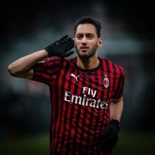 体育中超：前水原三星中场萨里奇加盟青岛海牛